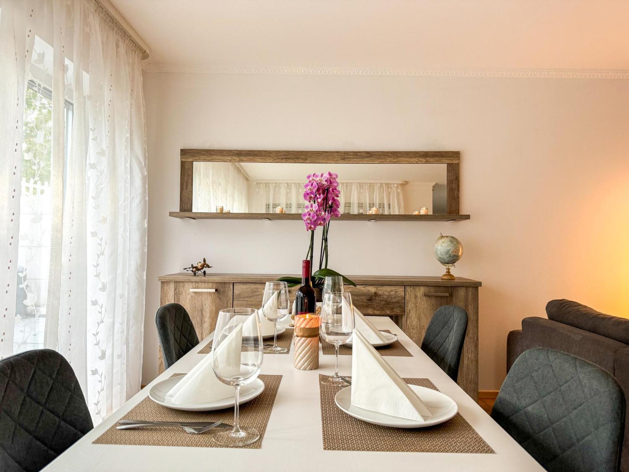 Modern Und Lichtdurchflutet - Ferienwohnung Mit Terrasse Fachbach Eksteriør bilde